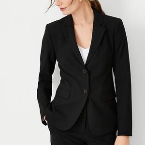 Ann Taylor Suit, Size 2, Black